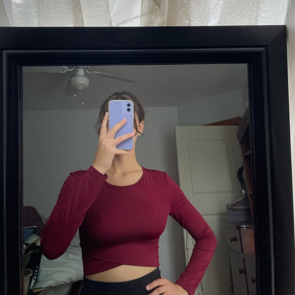 SHEIN athletic long sleeve crop top NWOT - Picture 2 of 4